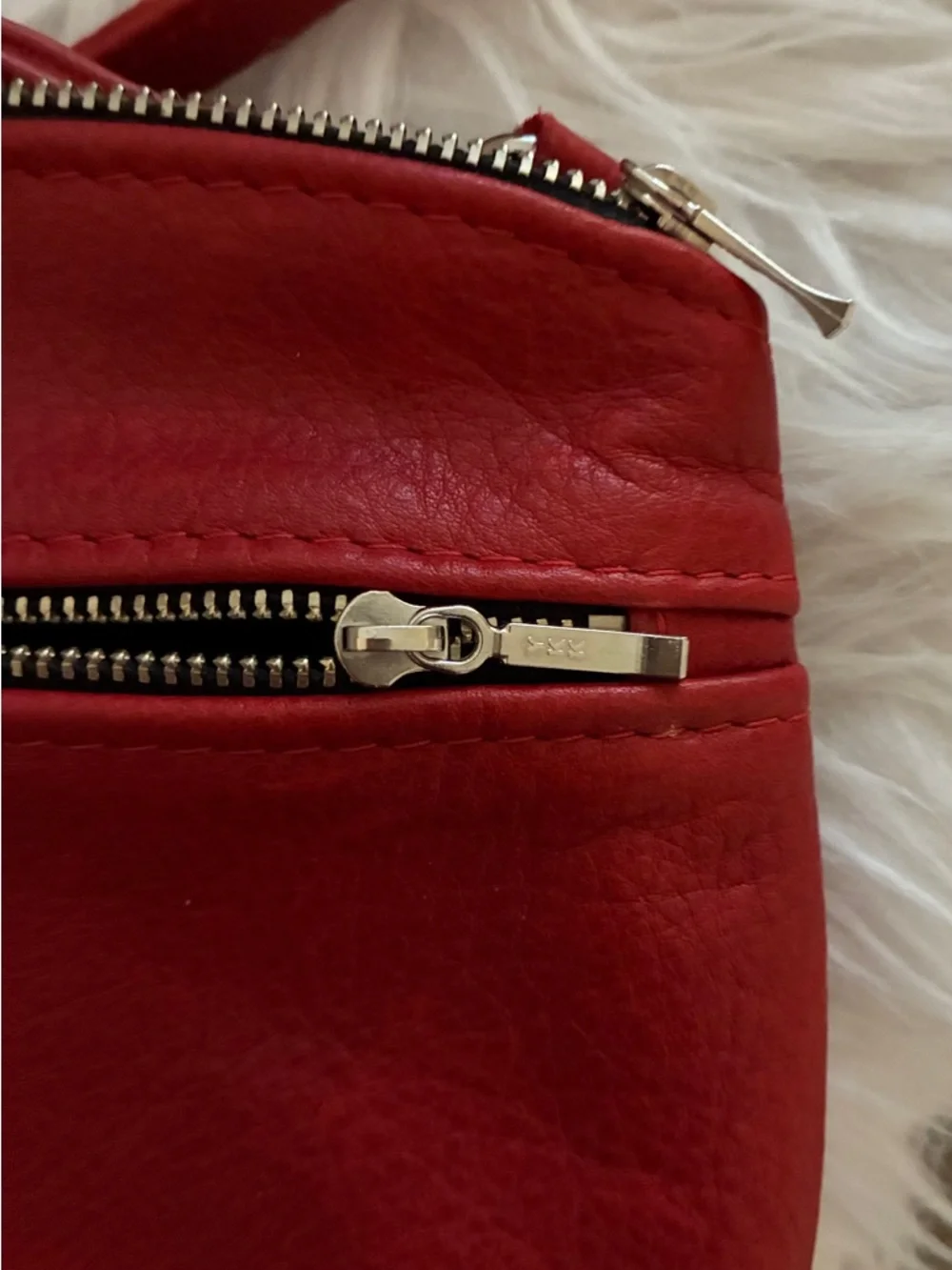 Bellum‎ Leather Red Crossbody Bag